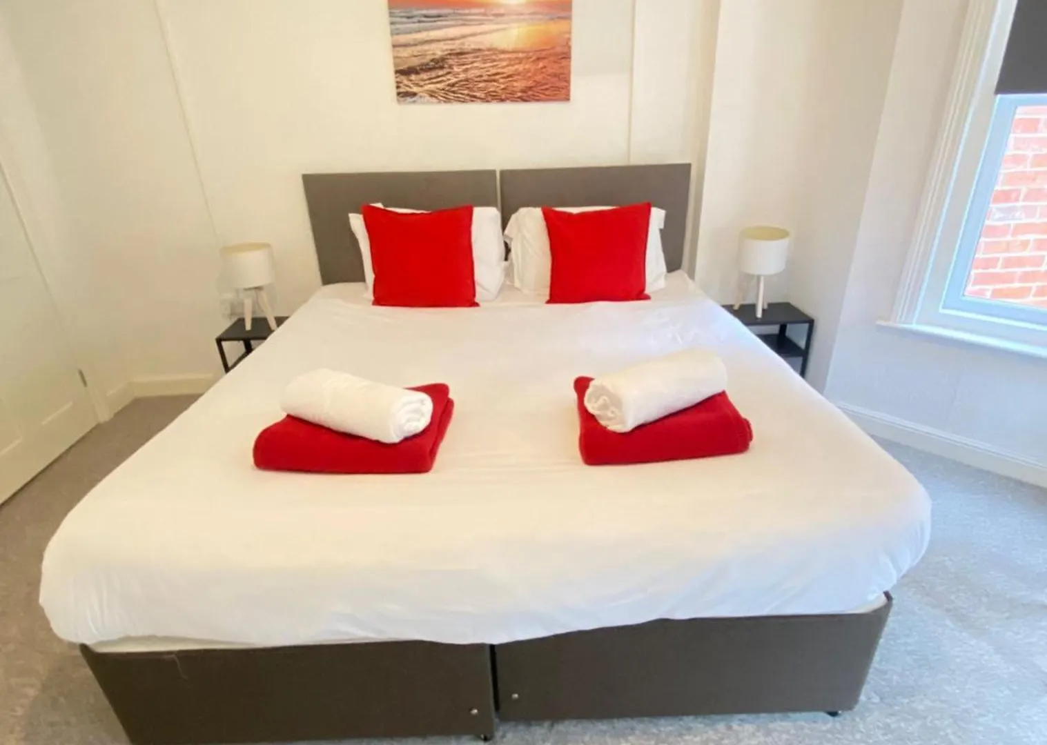 Seaside Escape In Central Bournemouth Spacious Stylish & Inviting Urban Heights Apartment
