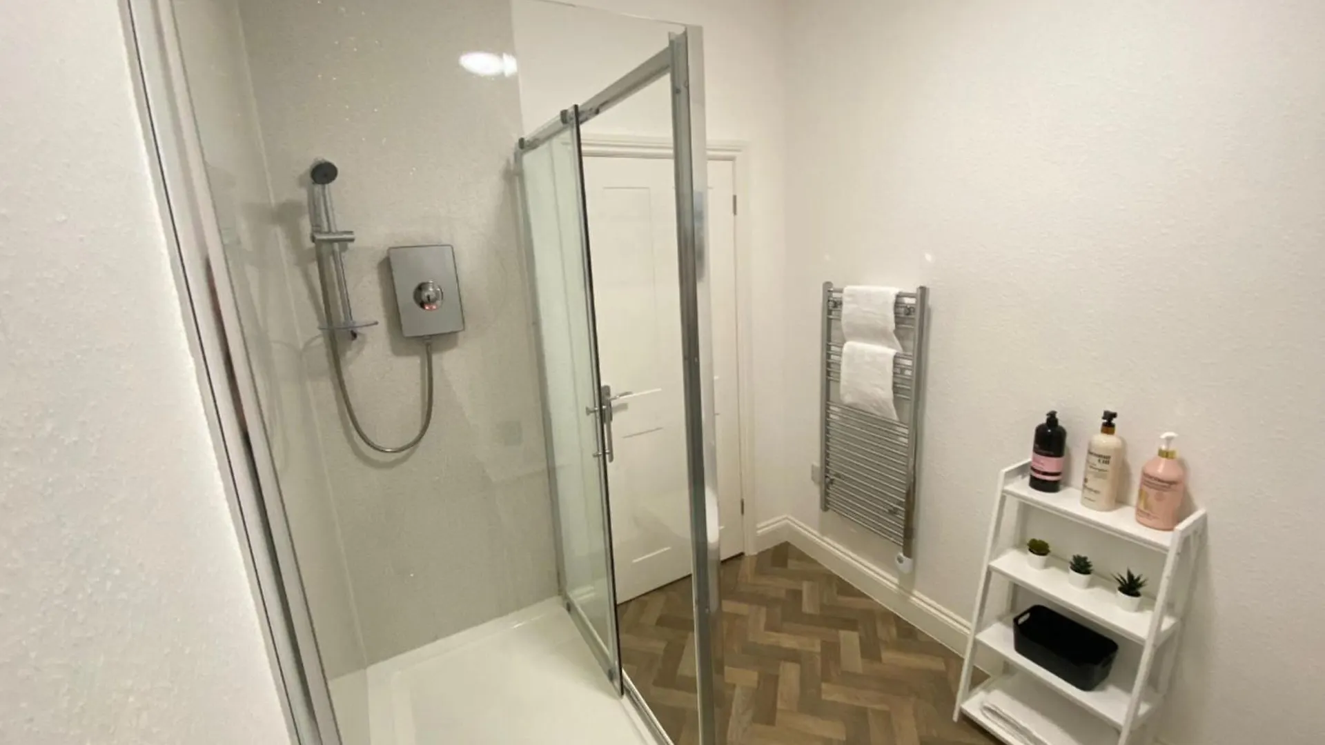Seaside Escape In Central Bournemouth Spacious Stylish & Inviting Urban Heights 0*,  United Kingdom